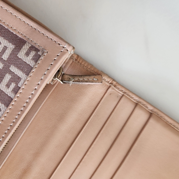 Fendi Long wallet. Gorgeous tan and cappuccino colors. - Picture 12 of 16
